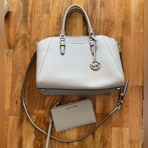 Michael Kors Gray Handbag and matching wallet, Excellent Condition Satchel